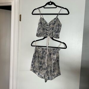 ILLA ILLA Black and White Patterned Garment